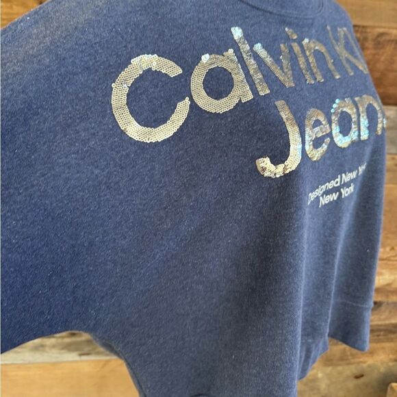 Calvin Klein Jeans Blue Sequin Logo Graphic Cropped sweatshirt sz L EUC - Picture 4 of 10
